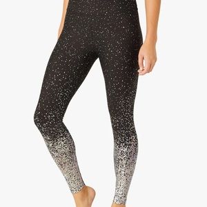 Beyond Yoga Black Alloy Ombré midi legging